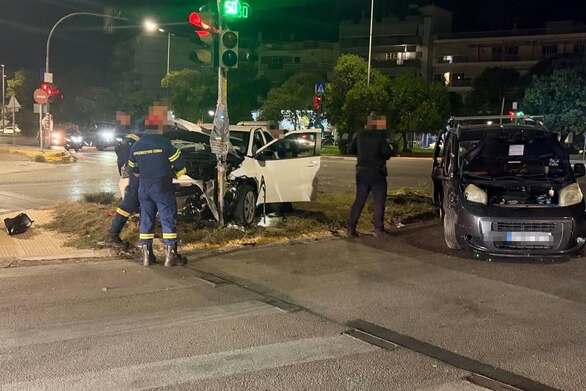 Σοβαρό τροχαίο στο Αγρίνιο - Στο νοσοκομείο 2 οδηγοί