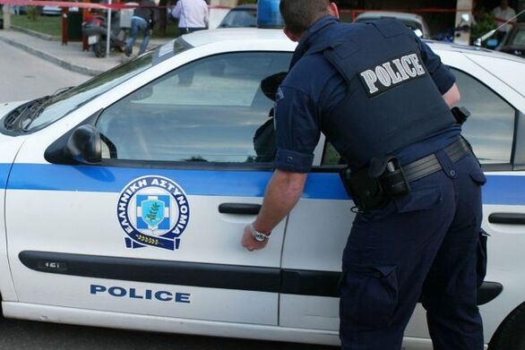 Τροχαίο στην Πάτρα - ΙΧ "καβάλησε" νησίδα